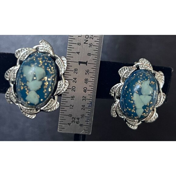 VTG MCM Dark Blue Confetti and Sparkles Oval Lucite Clip on Costume Earrings - Picture 5 of 6